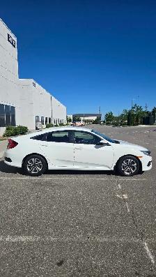 2018 Honda Civic - Photo 2