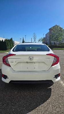 2018 Honda Civic - Photo 4