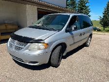 2006 Dodge Caravan 3.3 needs TLC $1200 calls Only 4038604478 - Photo 2