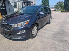2019 Kia Sedona - Photo 2