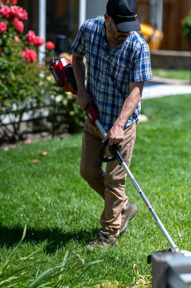 Lawn Mowing Edmonton LOW RATES !!