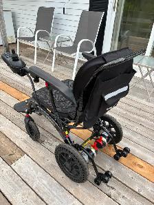 New Easwe B20 Folding Power Wheelchair - Photo 3