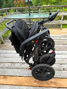 New Easwe B20 Folding Power Wheelchair - Photo 5