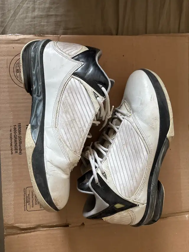 Used Nike Jordan 2009 Sneakers, men size 11