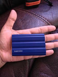 Like new Mint- Samsung T7 Shield 2TB Portable SSD- Blue - Photo 2