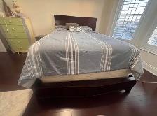 Queen bedroom set with dresser mirror &2 night stands - Photo 5