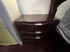 Queen bedroom set with dresser mirror &2 night stands - Photo 7