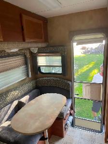 Lance 865 truck camper - Photo 5