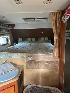 Lance 865 truck camper - Photo 6