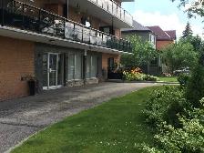 1 Bedroom renovated Mountain - Photo 2