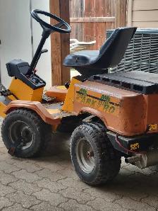 riding lawnmower