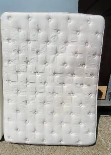 Queen Mattres & Boxspring - Photo 2