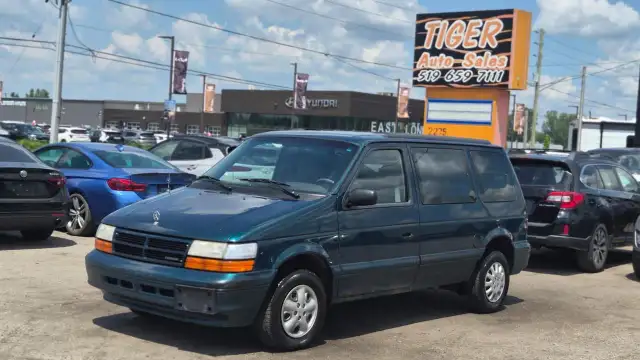 1994 Dodge Caravan BASE, OILED, CLEAN FLOOR, RUNS WELL, AS IS SP