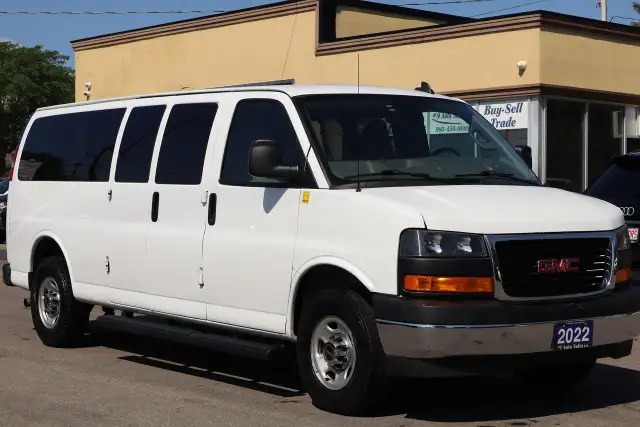 2022 GMC Savana RWD 3500 155' LT 15 Passenger