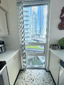 Fully Furnished Condo 2Bed 2Bath Sep26 - Apr27 Downtown Toronto - Photo 2