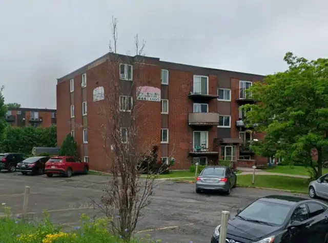 Grand 4 1/2 JUILLET La Prairie à côté A132, Pont Champlain 7min