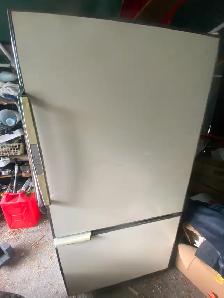 Amana Top-Freezer Refrigerator - $250 OBO - Photo 2