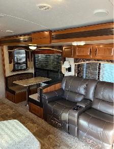 2013 Cougar High Country 329TSB 35’10" Travel Trailer - Photo 3