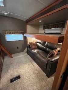 2013 Cougar High Country 329TSB 35’10" Travel Trailer - Photo 7