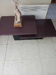 Divan tissus 2 places avec table. Excellent condition $50.00 . - Photo 3