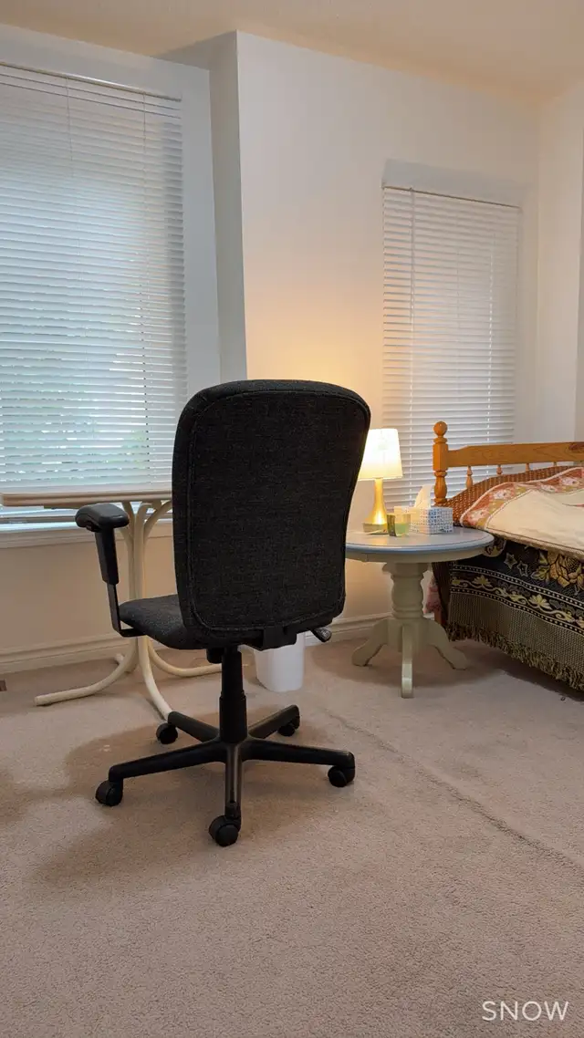 Room for rent-female