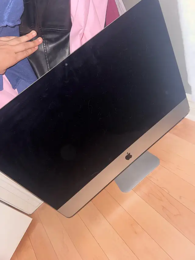 Apple iMac 27" Desktop Computer