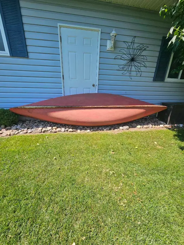Canoe - Fibre Glass