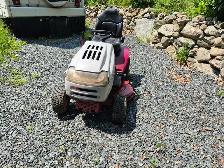 White Outdoor Riding Lawn Mower - Photo 2