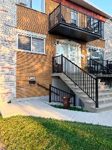 Grand et beau 4 1/2 à louer. Disponible maintenant.
