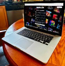 Apple MacBook Pro 15' PLUS SOFTWARE! - Photo 5