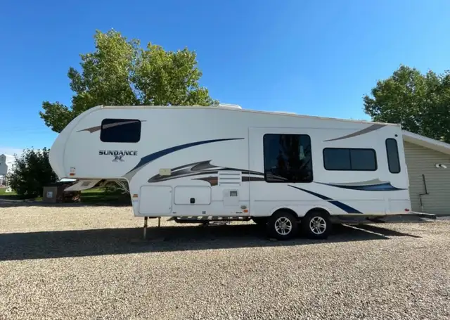 Sundance 5th wheel Camper