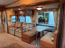 Sundance 5th wheel Camper - Photo 3