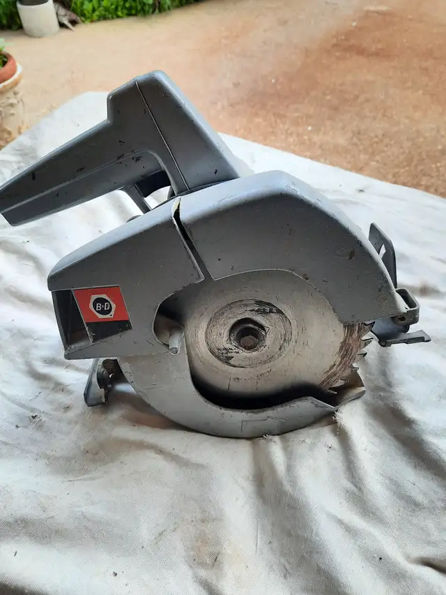 Black & Decker 7 ¼" Circular Saw.