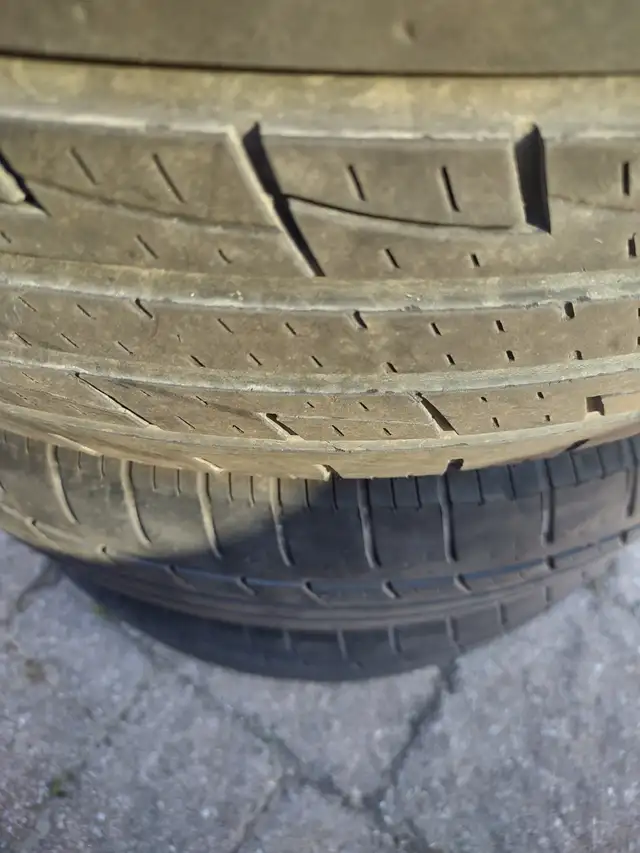 235-60R17x2 pneus été ARIVO