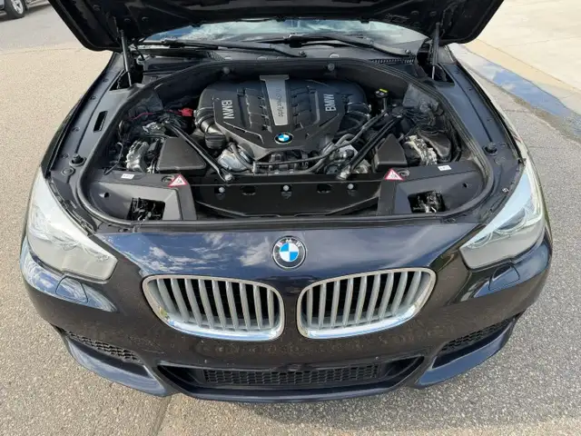 2015 BMW GRAN TURISMO 550i xDrive PKG 4dr Hatchback AWD