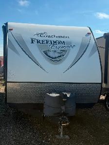 2017 Freedom Express 28 SE - Excellent Condition - Photo 3