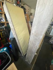 split queen boxspring - Photo 2