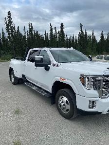 2022 GMC Sierra 3500 Denali Dually - Photo 2