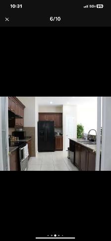 PRIVATE ROOM BRAMPTON FURNISHED M/F BUS STOP - Photo 5