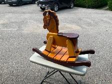 MAGNIFIQUE CHEVAL À BASCULE POUR ENFANTS - Photo 3