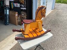 MAGNIFIQUE CHEVAL À BASCULE POUR ENFANTS - Photo 8