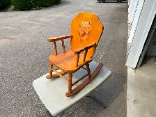VINTAGE : SUPERBE CHAISE BERÇANTE POUR ENFANT AVEC MUSIQUE