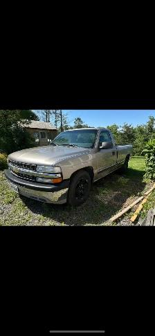 2001 Chevy Silverado 1500  read description