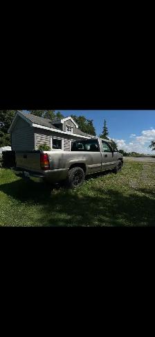 2001 Chevy Silverado 1500  read description - Photo 4