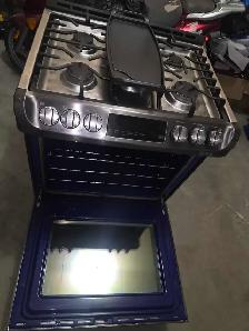 premium LG 30-inch slide-in gas stove - Photo 6