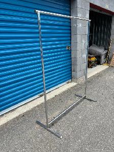 Clothes Hanger - Photo 3