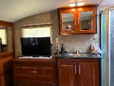 2011 Keystone Fuzion FZ302 Toyhauler RV - Photo 8