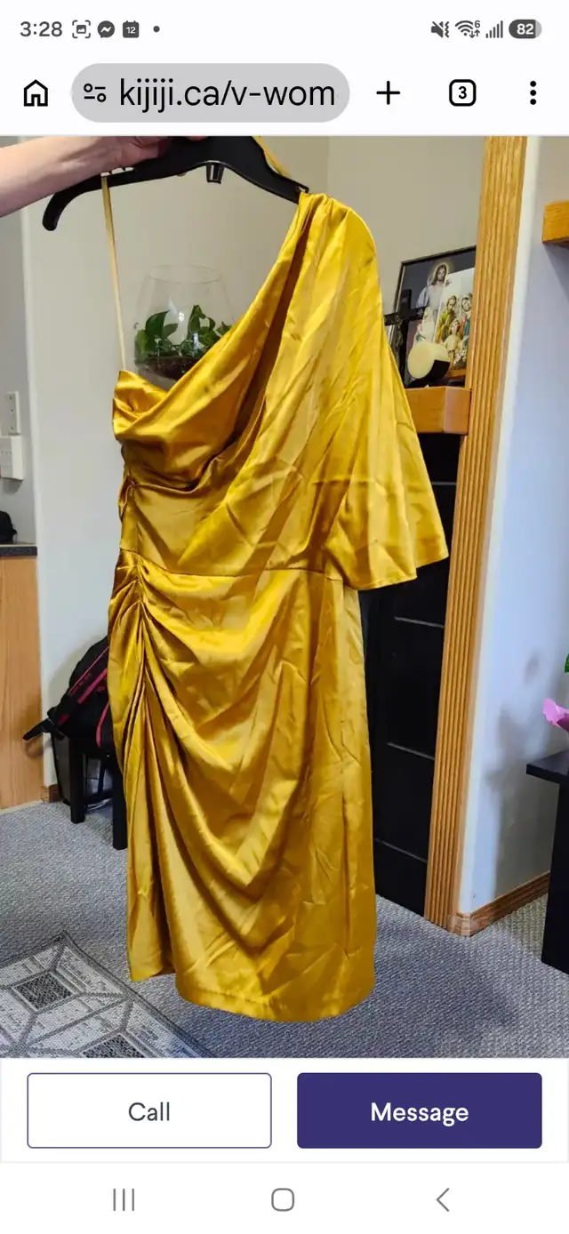 Brand NEW Le Chateau Yellow gold silk material off shoulder dres