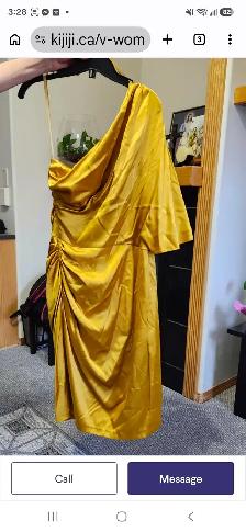 Brand NEW Le Chateau Yellow gold silk material off shoulder dres