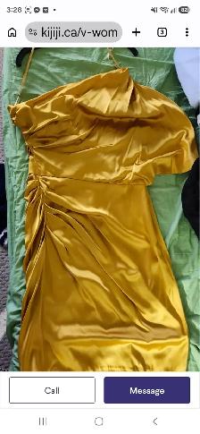 Brand NEW Le Chateau Yellow gold silk material off shoulder dres - Photo 3
